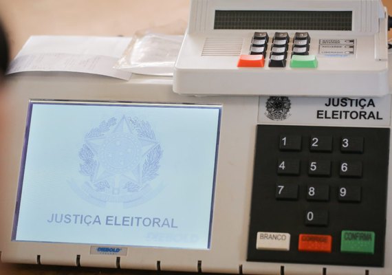Urnas eletrônicas passam por teste de segurança