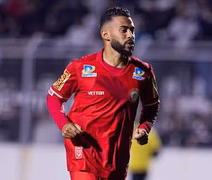 CSA confirma permanência de Robinho e anuncia contratação do lateral Kaike