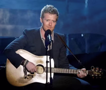 Glen Hansard, vencedor do Oscar por ‘Once’, morre em acidente de moto