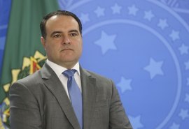 Favorito de Bolsonaro para substituir Moro é visto como ‘retrocesso’ na PF