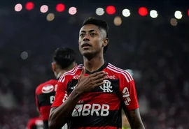 Flamengo aguarda decisão do STJD para liberar Bruno Henrique contra o Juventude