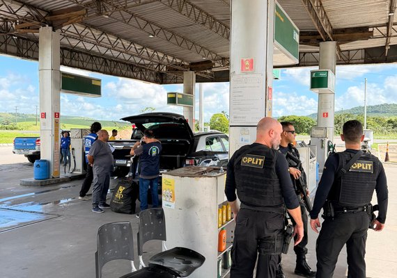 Operação Consumo Seguro: PCAL fiscaliza postos em São Miguel dos Campos
