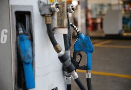 Gasolina vendida nas refinarias está mais cara a partir de hoje
