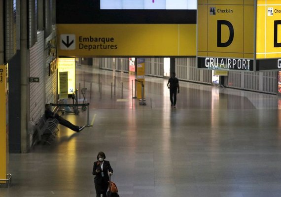 Brasil proíbe entrada de passageiros vindos da África do Sul