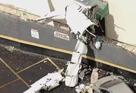Avião atinge prédio em Belo Horizonte