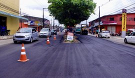 Acesso à Rota do Mar: Avenida Benedito Bentes recebe 120 toneladas de asfalto