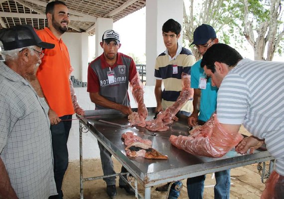 Expo Bacia recebe curso sobre Inseminação Artificial em Bovinos