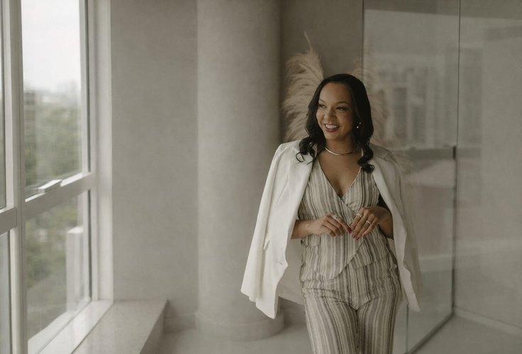 Bia Villas Bôas é a primeira capa da edição especial de colunistas da Revista Pulsar Brasil