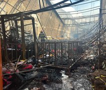Incêndio destrói loja Imperador no centro de Maceió; veja imagens