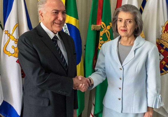 Cármen Lúcia assume Presidência com viagem de Temer pela 4ª vez