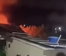 Mulher morre em incêndio dentro de casa no Centro de Satuba