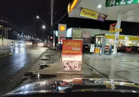 Cadê o Procon? Gasolina cai 12,6% na Petrobras e apenas 1,7% nos postos de Maceió