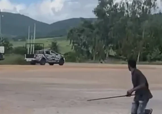 Homem é preso por tráfico de drogas após perseguição e troca de tiros em Estrela de Alagoas