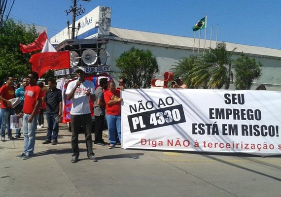 Sindicato protesta em Maceió contra terceirização do trabalho