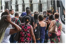 Desemprego mais longo cai 21,7% e é o menor já registrado pelo IBGE