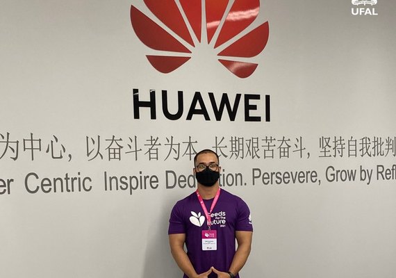 Estudante integra equipe finalista de competição global da Huawei