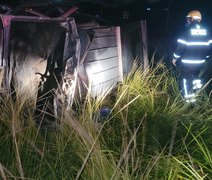 Vídeo: Idoso fica ferido após capotamento de veículo na AL-215, em Marechal Deodoro