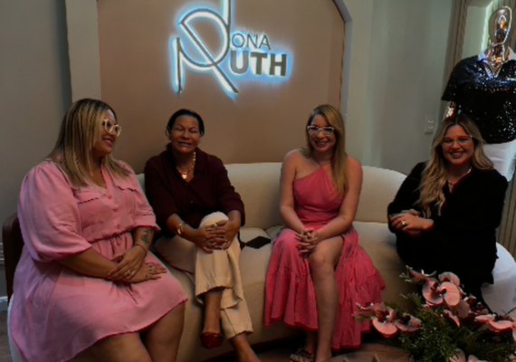 Dona Ruth reúne sósias de Marília Mendonça e nega qualquer desavença