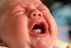 Bebe de 02 meses é salvo por guarda municipal após engasgar