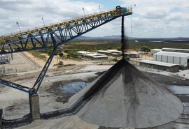 Governo de Alagoas estuda investimentos em extração mineral