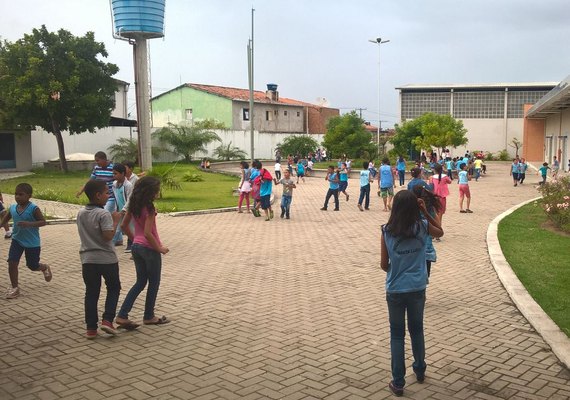 Escolas de Penedo devem exigir comprovante de vacinação dos alunos