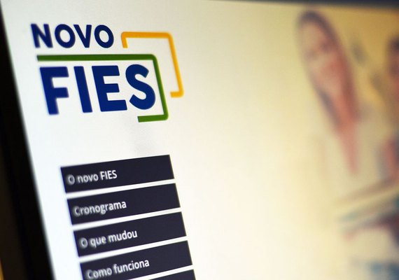 Governo prorroga prazo para renovação de contratos do Fies