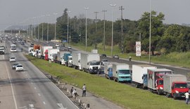 Nova lei garante piso mínimo do frete para caminhoneiros