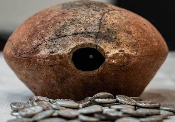 Arqueólogos encontram raro conjunto de denários romanos em Halle