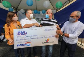 Governo de Alagoas entrega ônibus escolar e verbas para a educação em Feliz Deserto