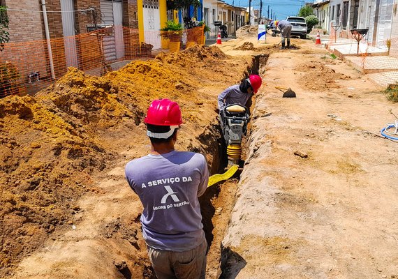 Seis cidades do interior de Alagoas passam por obras de implantação de redes de saneamento esta semana