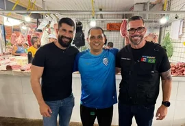 Leonardo Dias e Delegado Fabio Costa reforçam apoio aos comerciantes do Mercado da Produção