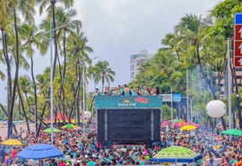 Bloco Vulcão da PM-AL celebra 90 anos de folia e tradição em Maceió
