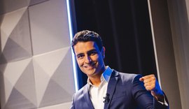“Chegou a hora de apontar Alagoas pro futuro', afirma JHC em debate