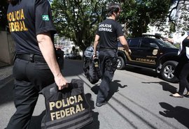 PF vai investigar relato sobre vazamento de operação a Flávio Bolsonaro