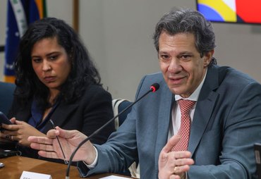 Haddad cobra do Congresso solução para supersalários no funcionalismo