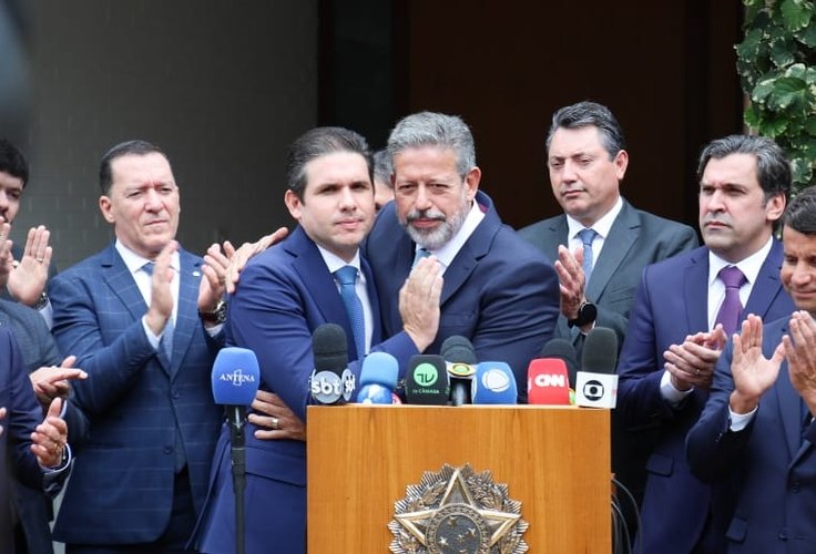 Renan associa PEC ao PCC, e bispos questionam: “Quem nos protegerá do Congresso?”