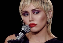 Plastic Hearts: Miley Cyrus lança seu sétimo álbum de estúdio