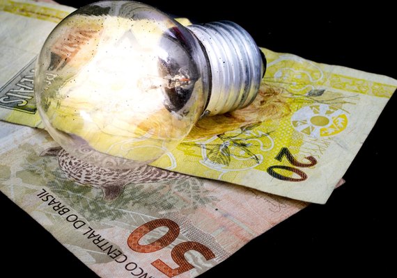 Conta de luz: maio começa com bandeira tarifária mais cara