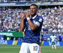 França supera início ruim e vence Senegal por 3 a 1 com show de Mbappé