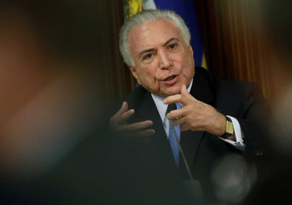 Temer sobre 2 anos de gestão: Tem sido duro e nos custou popularidade