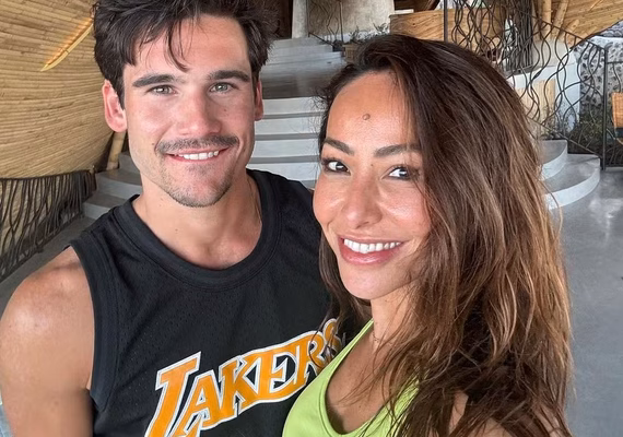 Nicolas Prattes diz que faz sexo 50 vezes por semana com Sabrina Sato