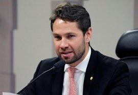 Após vitória de JHC, Pedro Vilela assume cadeira na Câmara Federal