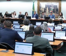 CCJ da Câmara adia análise da PEC que propõe redução da maioridade penal