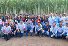 Estudantes de agronomia do CECA/UFAL participam de dia de campo realizado pelo PMGCA na Usina Coruripe