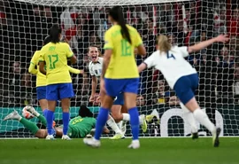 Brasil empata no fim, mas perde a Finalíssima nos pênaltis para a Inglaterra