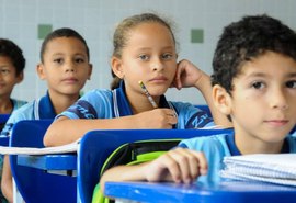 Pais ou responsáveis tem menos de 48 horas para realizar a pré-matrícula online