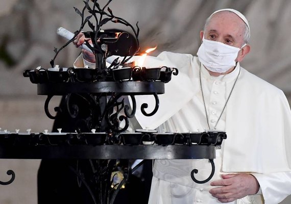 Papa Francisco aprova união civil entre pessoas LGBTs