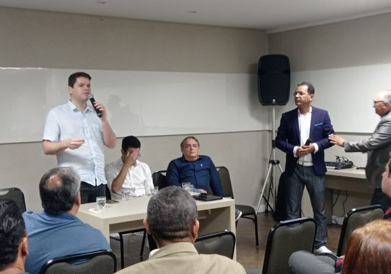 “Eu não estou na política para ter um mandato, eu estou para trabalhar', diz Davi Davino Filho