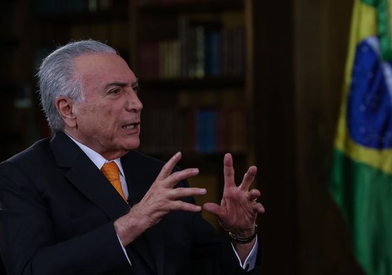 Temer completa dois anos de governo e diz que retirou país da recessão