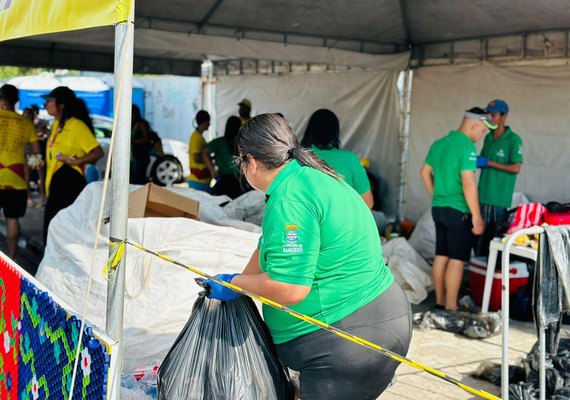 Cooperativa realiza coleta seletiva em evento de corrida na orla de Maceió